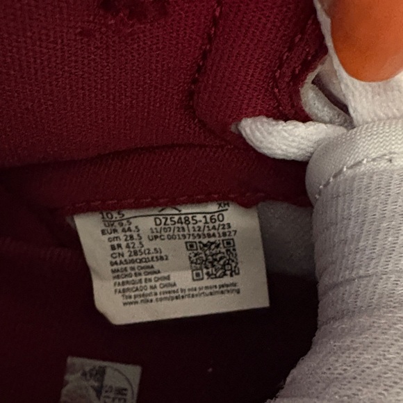 SOLD SOLD SOLD Nike Red and White Sneakers - Picture 5 of 6